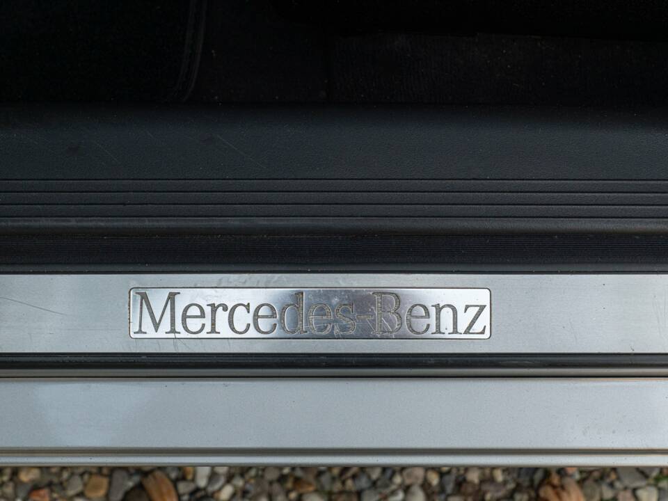 Afbeelding 38/50 van Mercedes-Benz E 430 (2000)