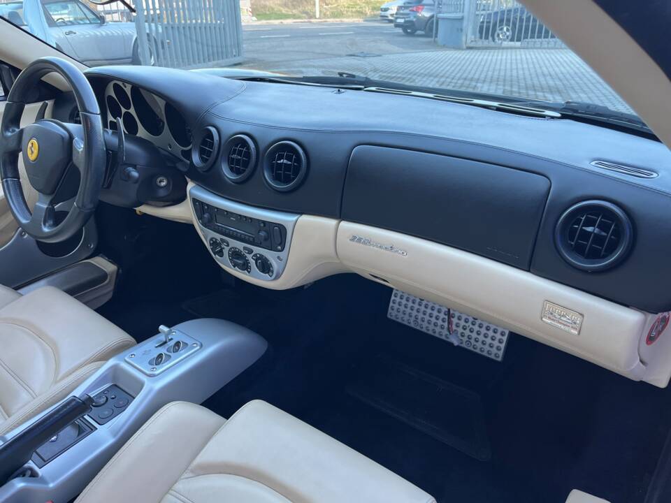 Image 21/26 of Ferrari 360 Modena (2003)