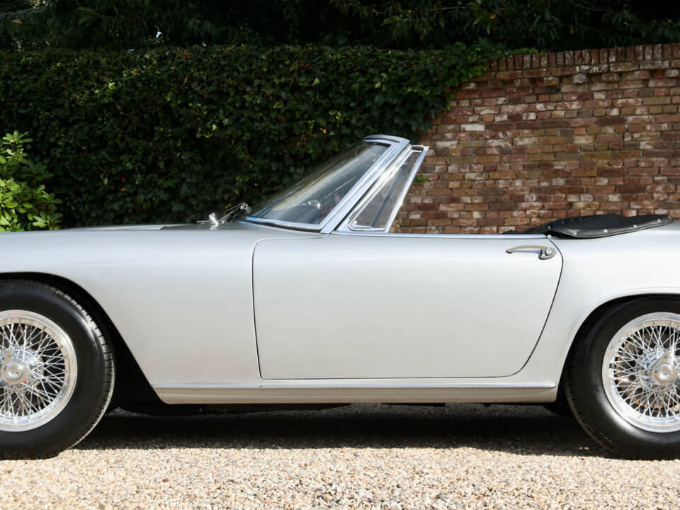 Image 47/50 of Maserati Mistral 3700 Spyder (1965)