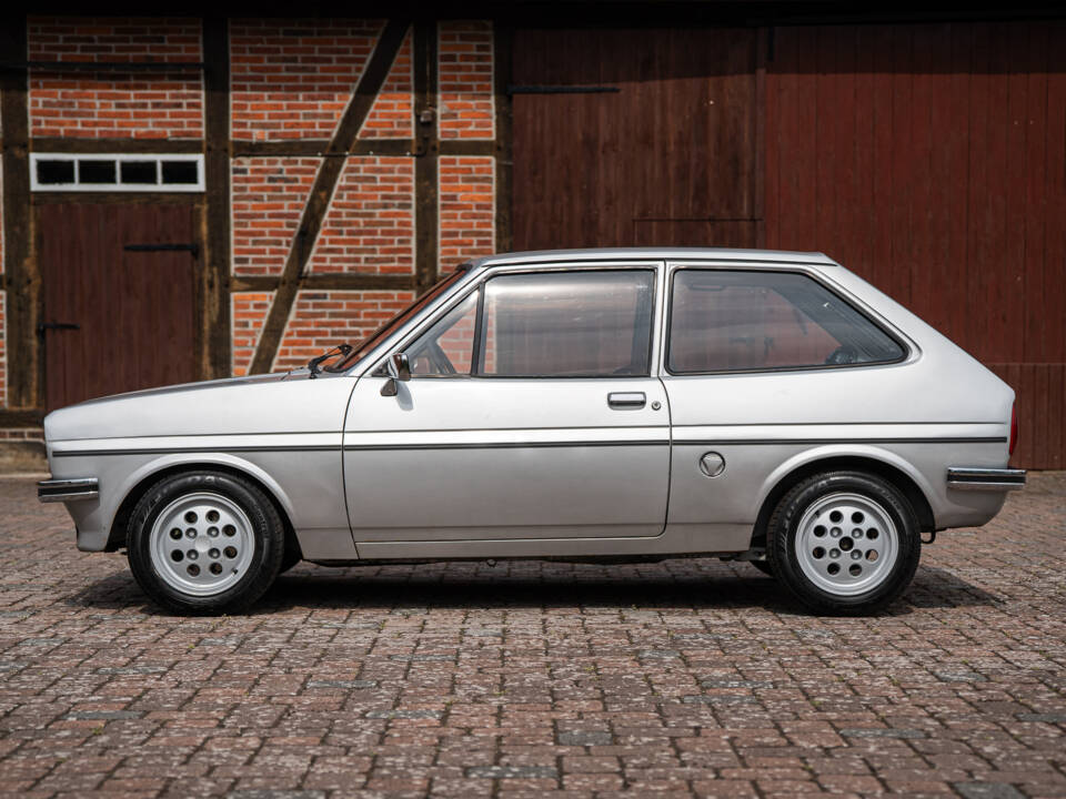 Image 11/36 of Ford Fiesta (1977)