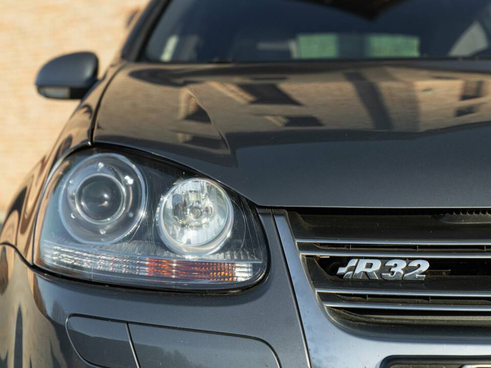 Bild 15/50 von Volkswagen Golf V 3.2 R32 (2009)
