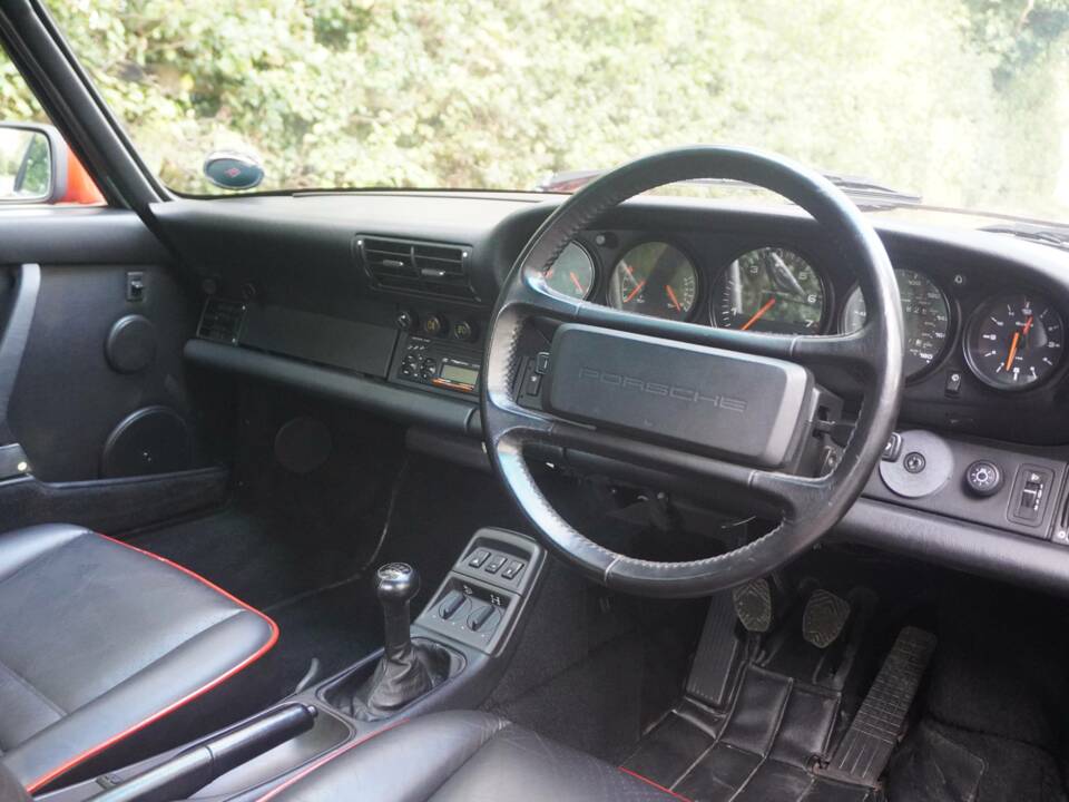 Image 14/23 de Porsche 911 Carrera 4 (1992)