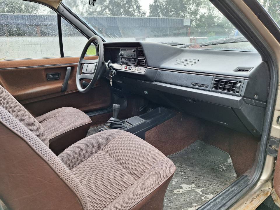 Immagine 8/14 di Volkswagen Passat TD  1.6 (1986)