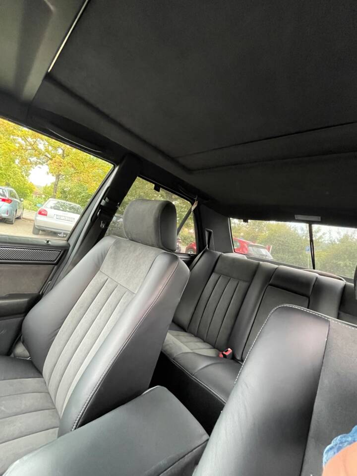Immagine 8/14 di Mercedes-Benz 280 E (1993)