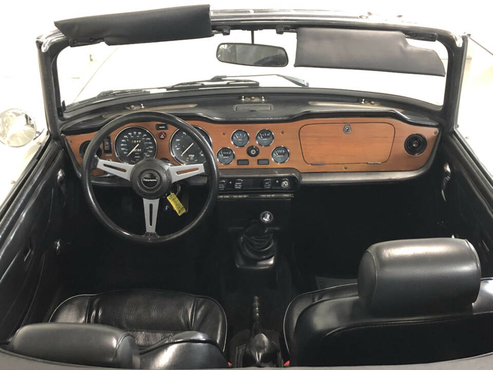 Bild 18/23 von Triumph TR 6 PI (1974)