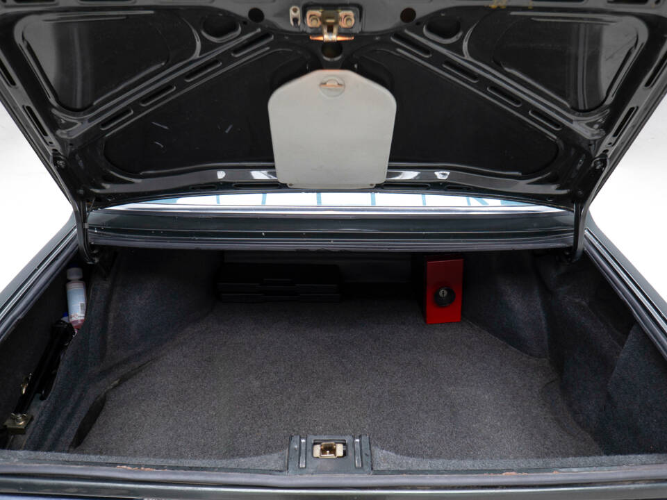 Immagine 15/43 di BMW 528i (1986)