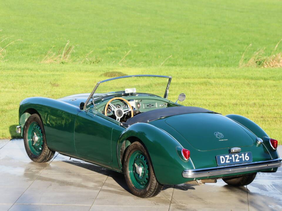 Image 45/50 of MG MGA Twin Cam (1959)