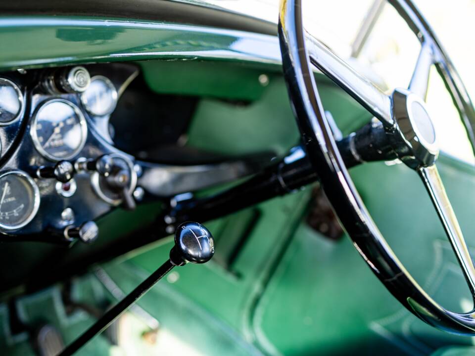 Image 7/50 of Morris Eight (1937)