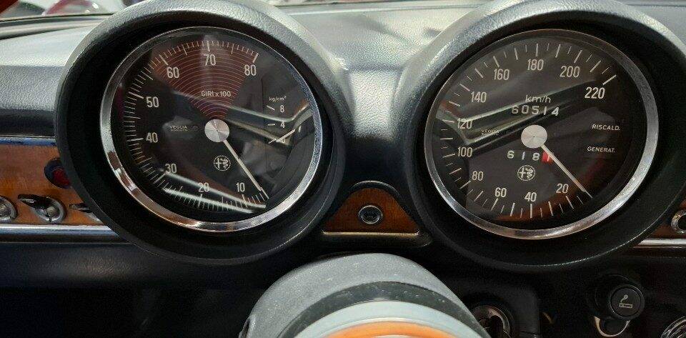 Bild 9/32 von Alfa Romeo Giulia GT 1300 Junior (1974)