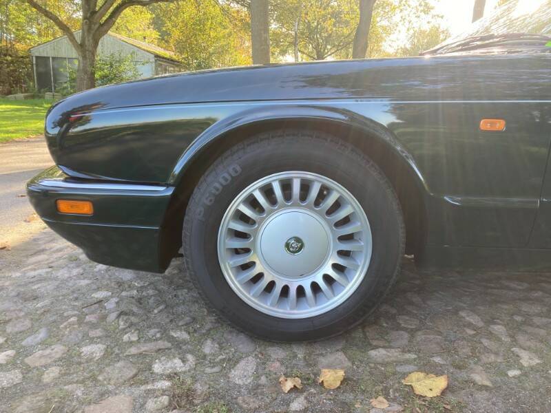 Imagen 5/76 de Jaguar XJ12 6.0 (1995)