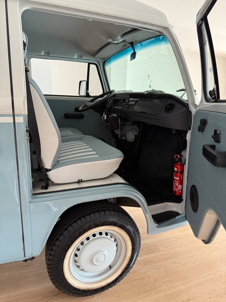 Bild 6/14 von Volkswagen T2c Kombi &quot;Last Edition&quot; (2013)