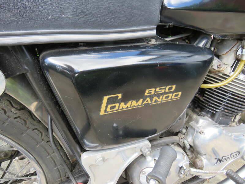 Image 26/47 of Norton Commando 850 Roadster (1974)