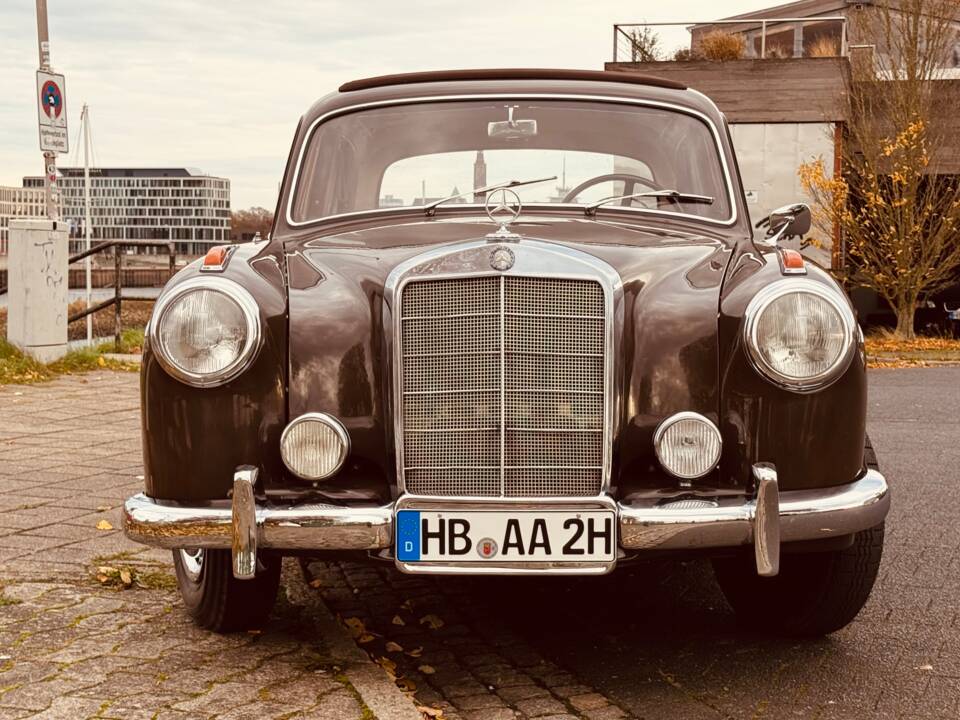 Image 9/43 of Mercedes-Benz 220 S (1956)