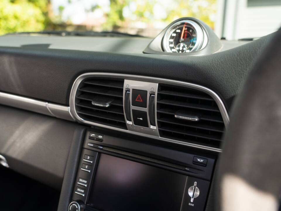 Image 25/54 of Porsche 911 Carrera GTS (2011)