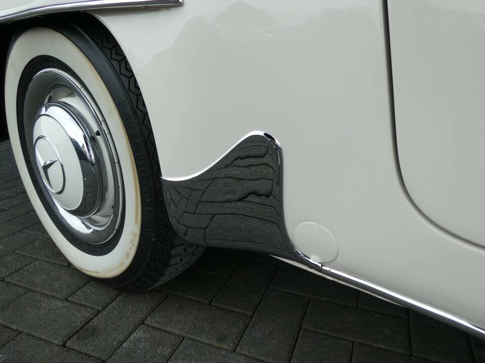 Image 21/27 of Mercedes-Benz 190 SL (1960)