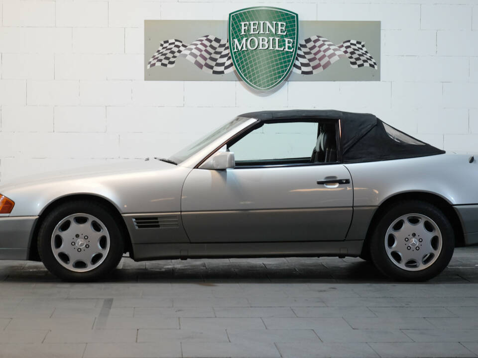 Afbeelding 7/38 van Mercedes-Benz 300 SL (1990)