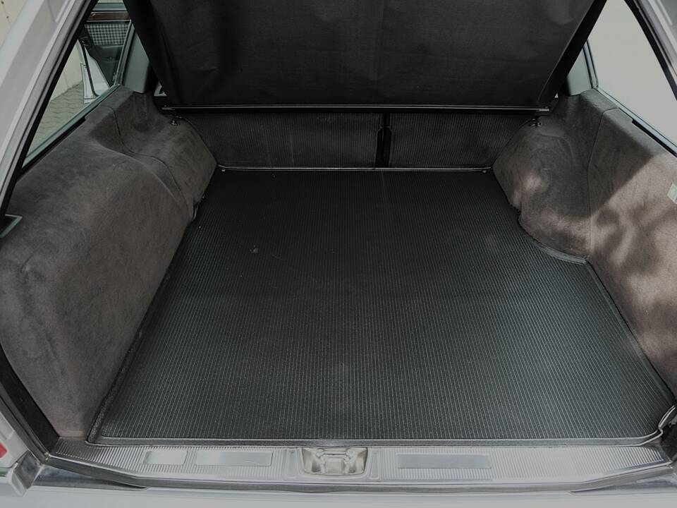 Image 57/75 of Mercedes-Benz E 280 T (1994)