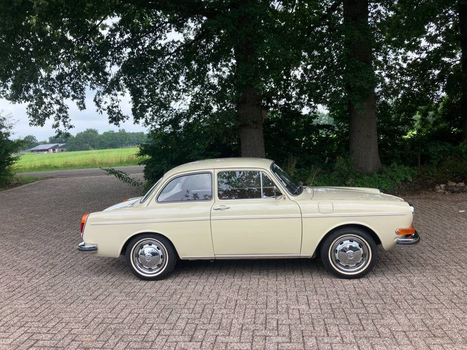 Image 2/34 of Volkswagen 1600 (1972)