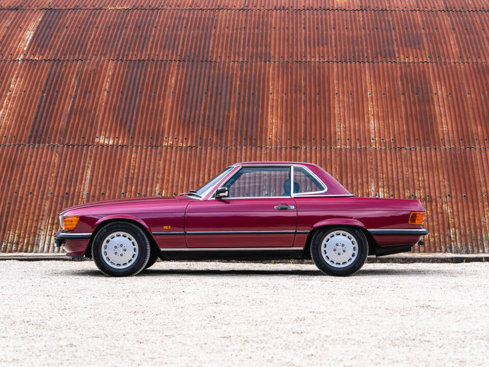 Immagine 4/36 di Mercedes-Benz 300 SL (1989)