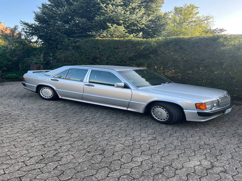 Image 2/12 of Mercedes-Benz 190 E 2.5-16 (1988)