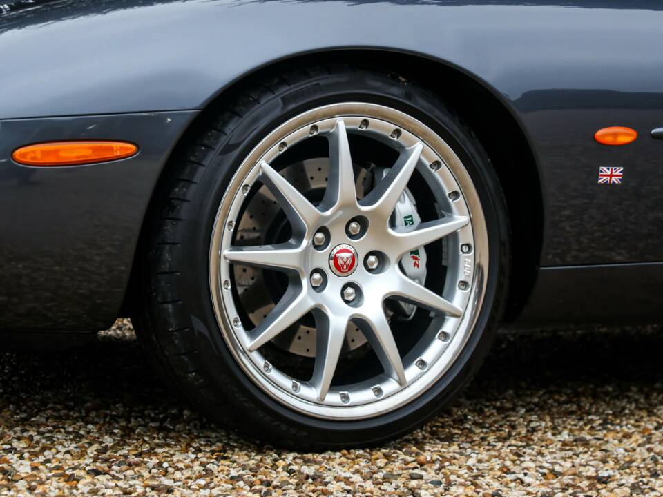 Immagine 18/50 di Jaguar XK8 4.0 (2002)
