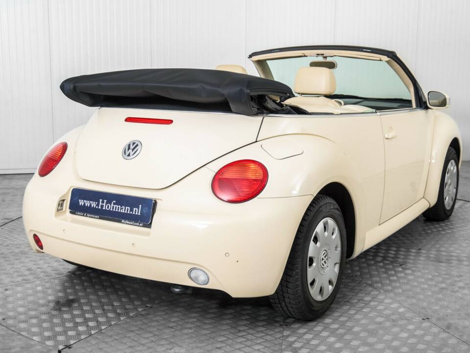 Bild 24/50 von Volkswagen New Beetle 1.6 (2003)