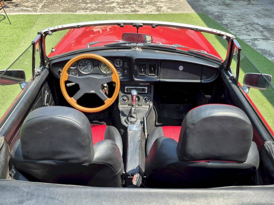 Image 19/40 of MG MGB (1979)
