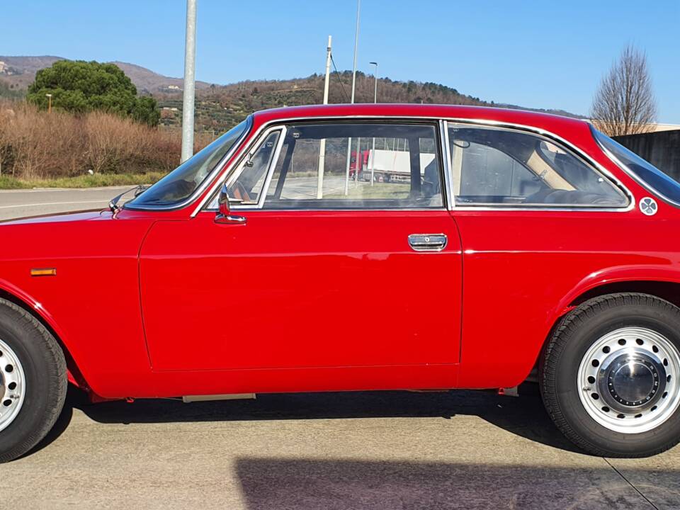 Imagen 11/50 de Alfa Romeo 1750 GT Veloce (1969)