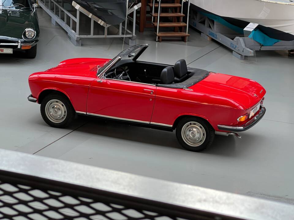 Image 10/39 of Peugeot 204 Convertible (1968)