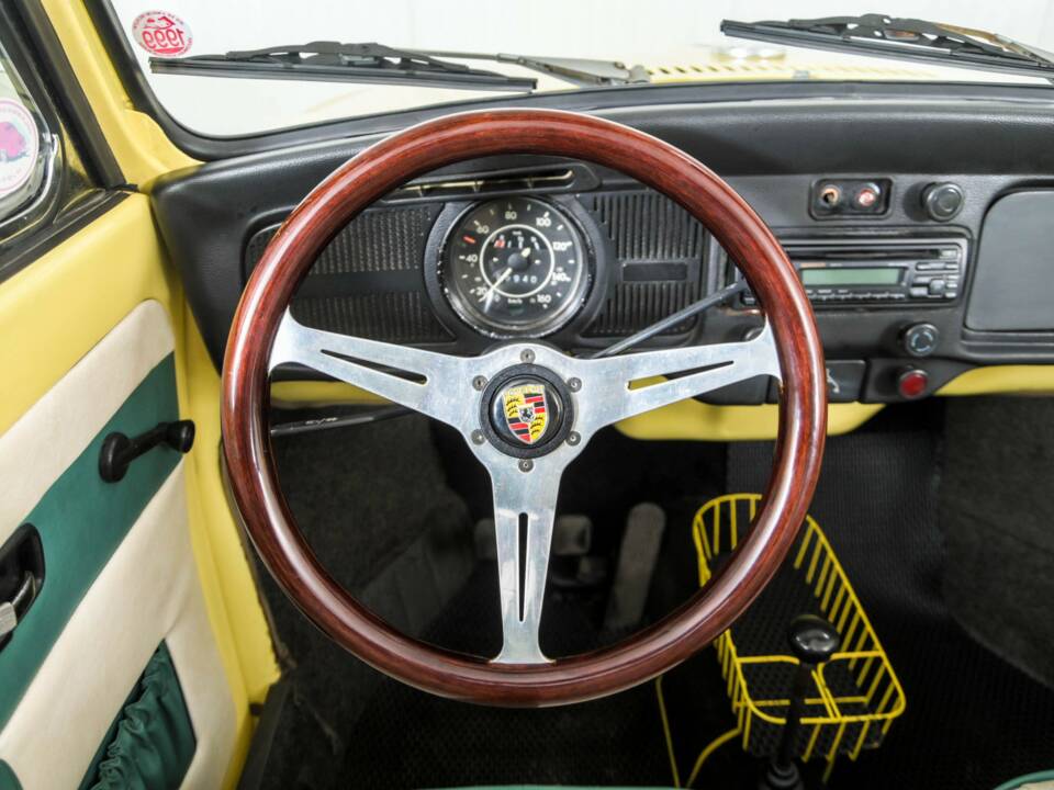 Immagine 8/50 di Volkswagen Käfer 1302 (1971)