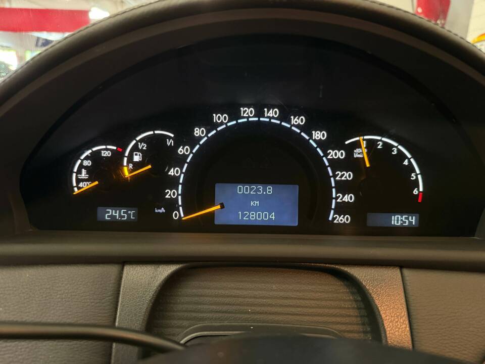 Bild 20/20 von Mercedes-Benz CL 500 (2002)