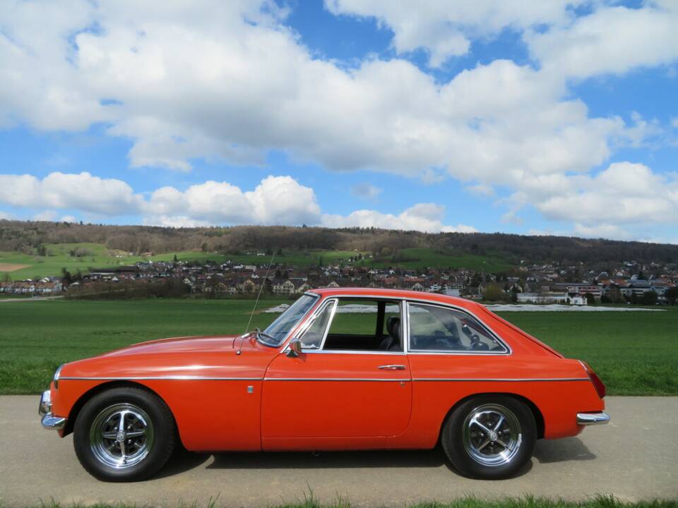 Immagine 3/18 di MG MGB GT (1972)