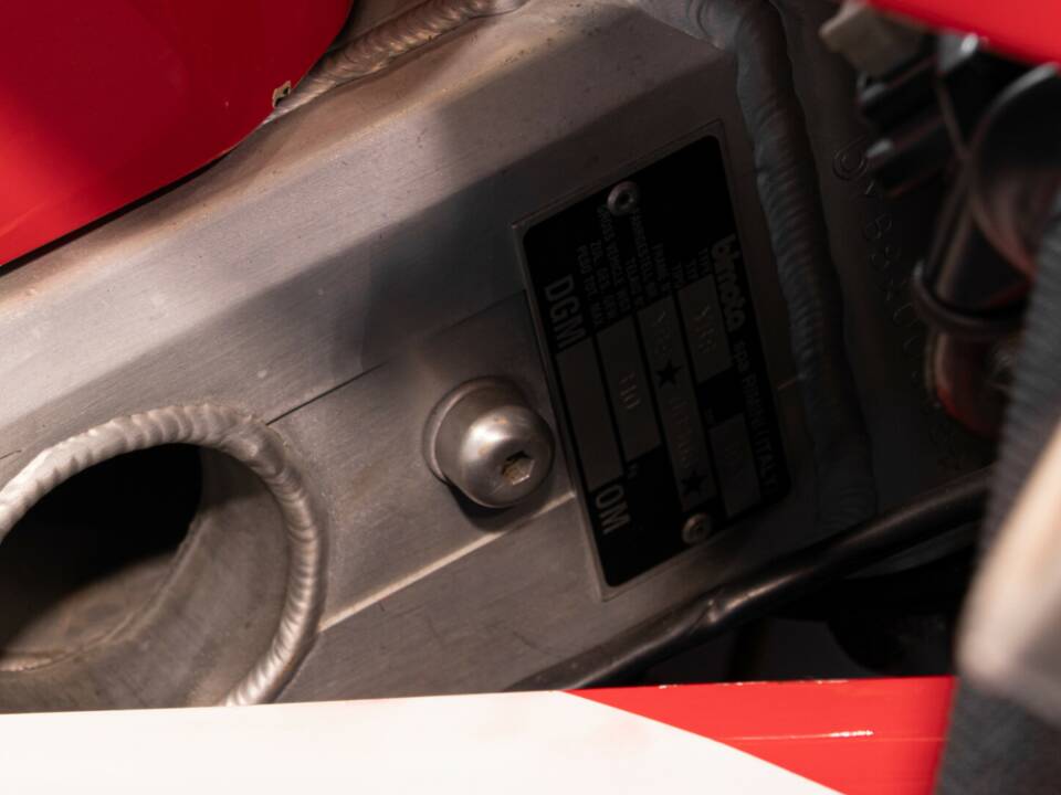 Image 31/35 of Bimota YB8 (1991)