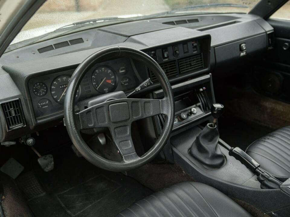 Image 31/50 of Triumph TR 7 Europa (1977)