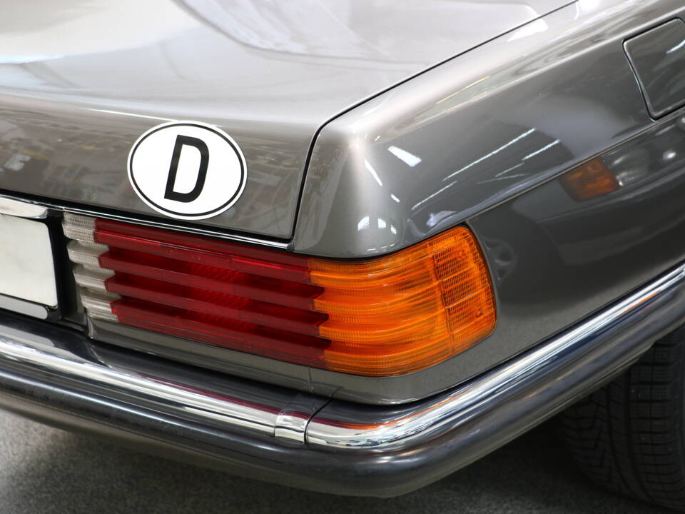 Image 14/37 of Mercedes-Benz 420 SL (1988)