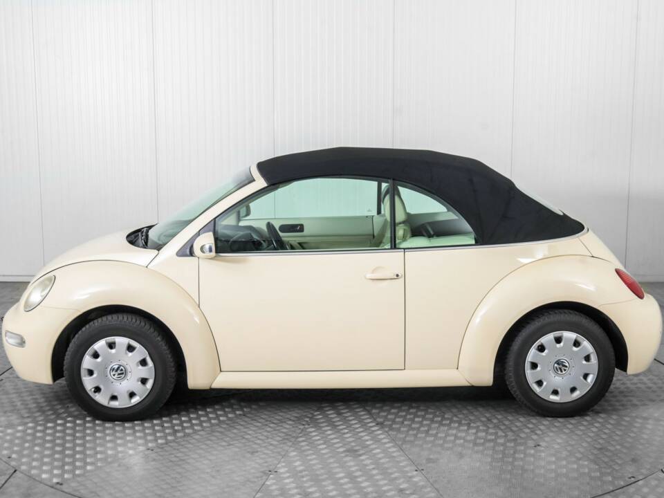 Bild 49/50 von Volkswagen New Beetle 1.6 (2003)