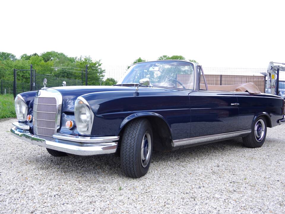 Afbeelding 2/32 van Mercedes-Benz 250 SE (1967)