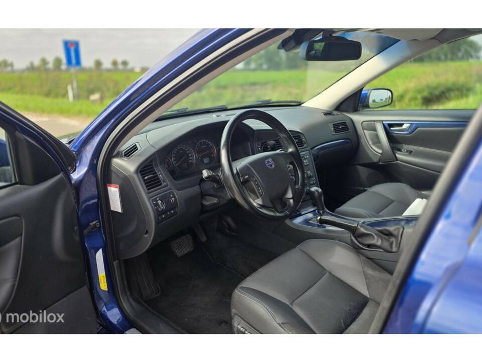 Bild 20/42 von Volvo V 70 2.5T (2005)