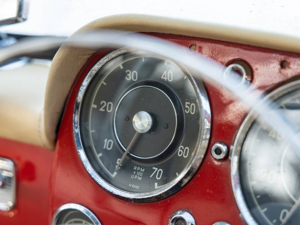 Image 41/43 of Mercedes-Benz 190 SL (1959)