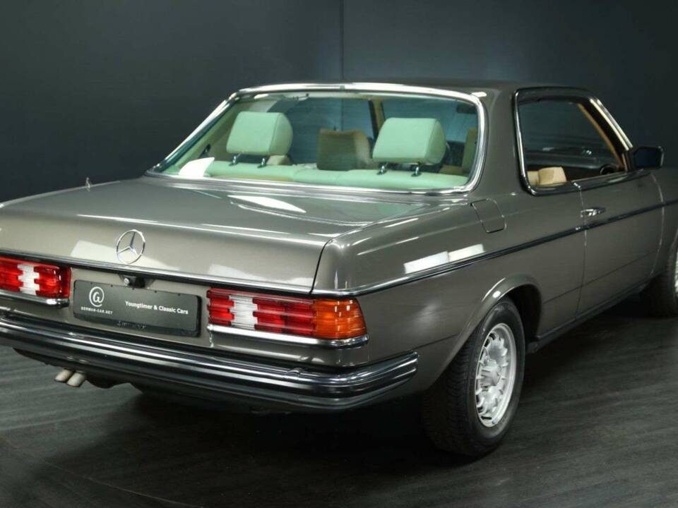 Afbeelding 2/30 van Mercedes-Benz 280 CE (1984)