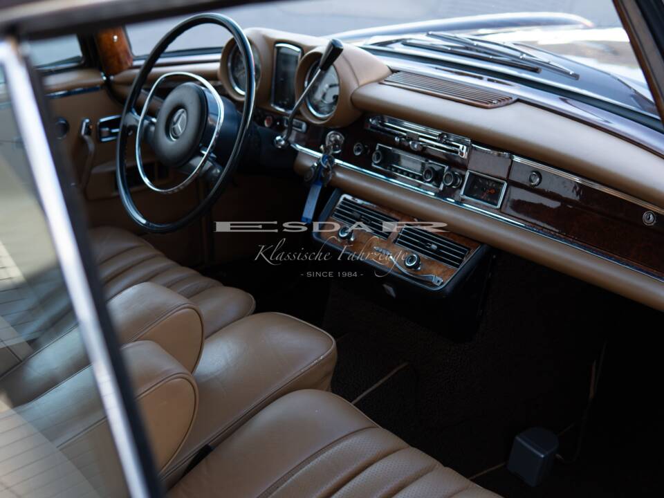 Bild 12/37 von Mercedes-Benz 280 SE (1969)