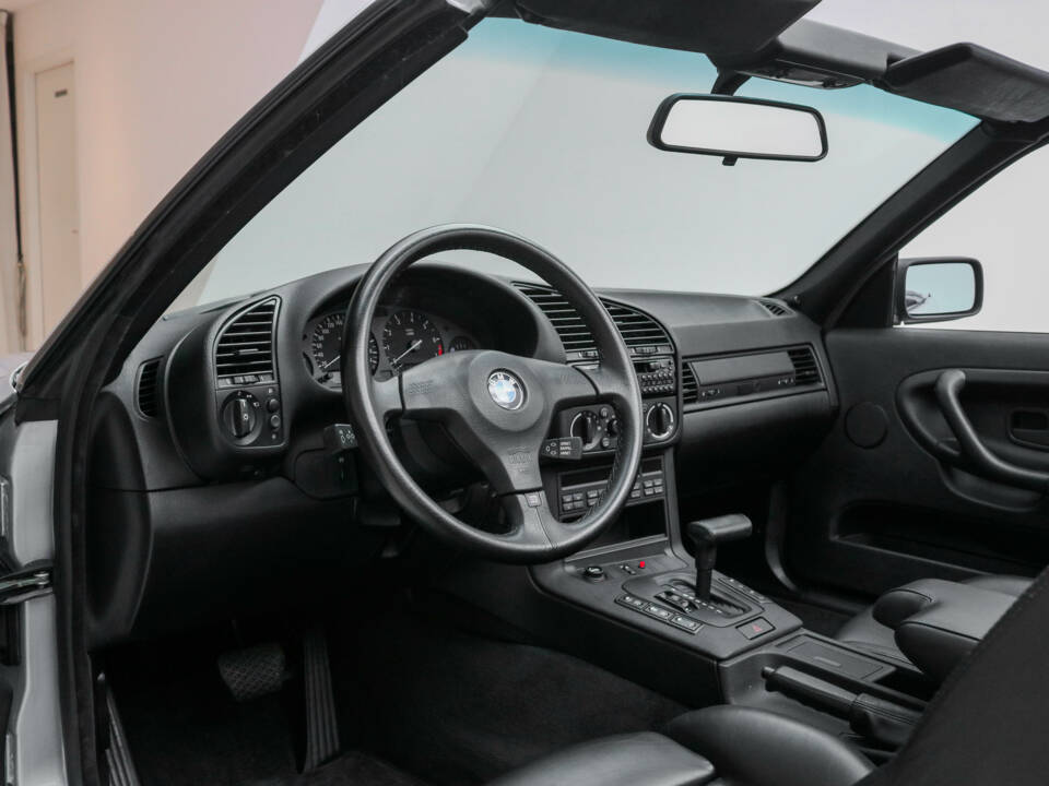 Afbeelding 9/17 van BMW 325i (1994)