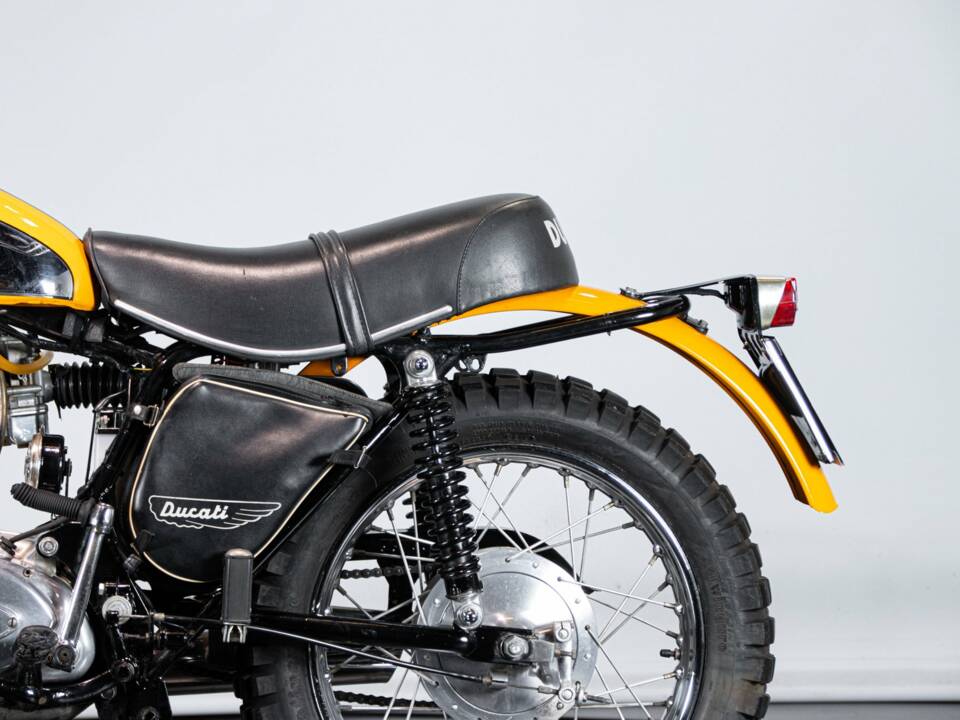 Immagine 17/50 di Ducati 250 Scrambler (1971)