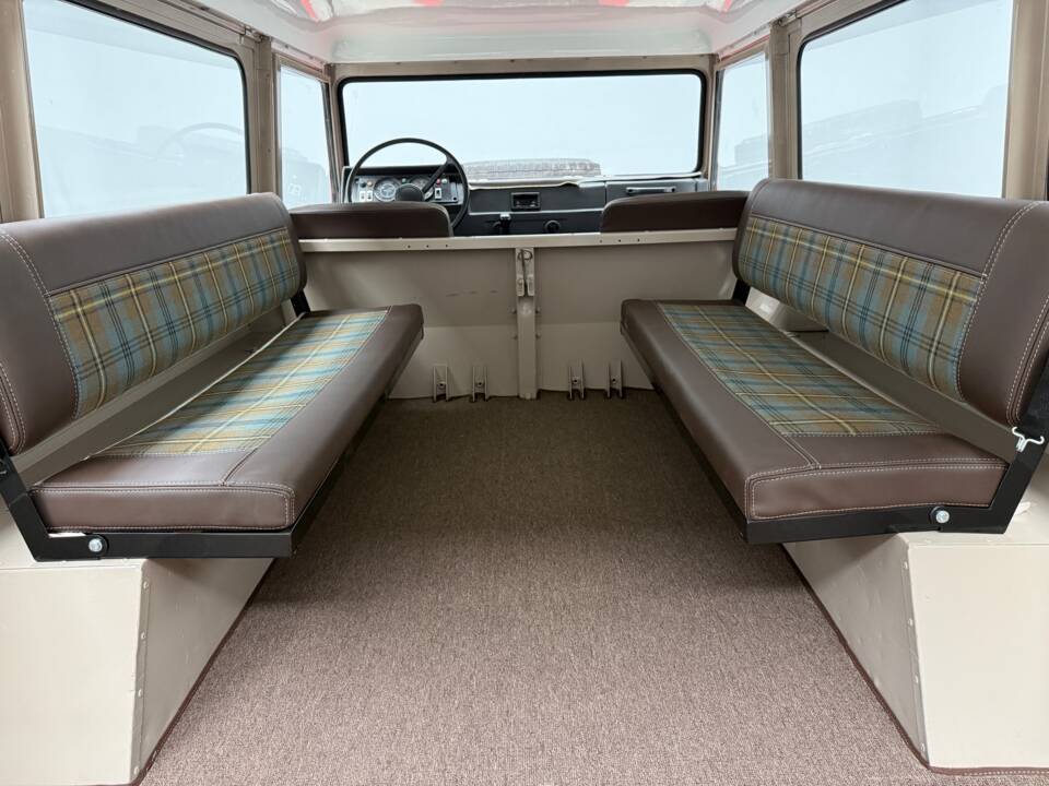 Afbeelding 13/33 van Land Rover 109 (1989)