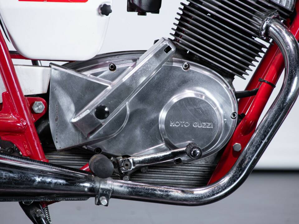 Image 43/50 of Moto Guzzi Stornello 125 II (1971)