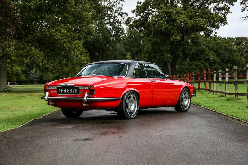 Image 4/40 de Jaguar XJ 6 C 4.2 (1977)