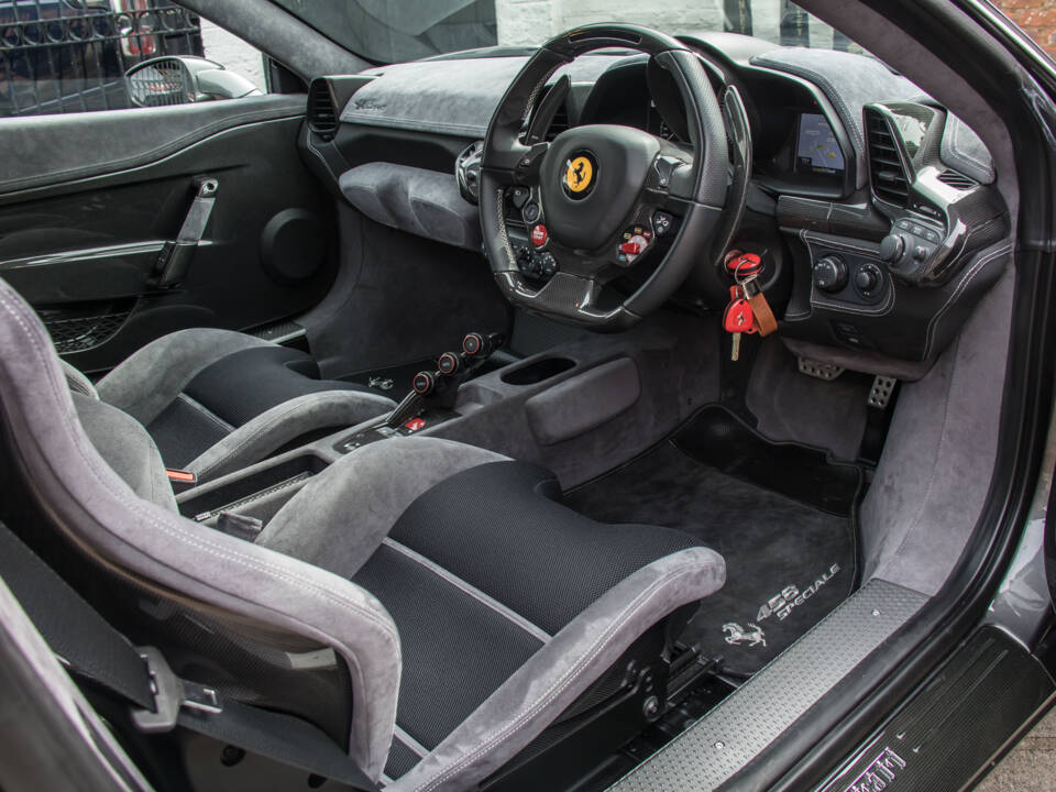 Image 19/27 of Ferrari 458 Speciale (2015)
