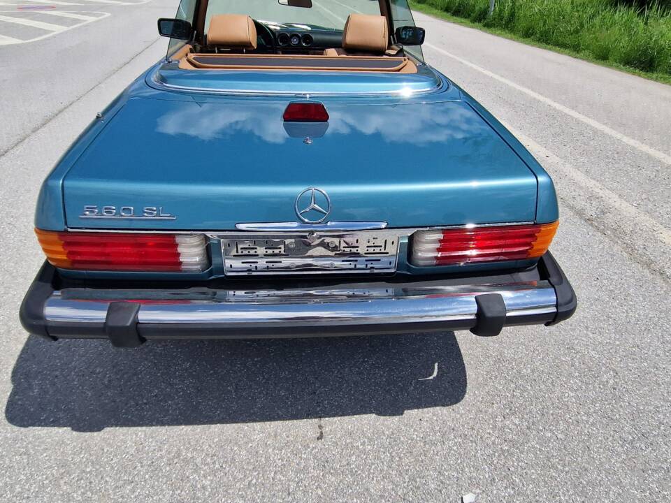 Image 74/82 of Mercedes-Benz 560 SL (1986)