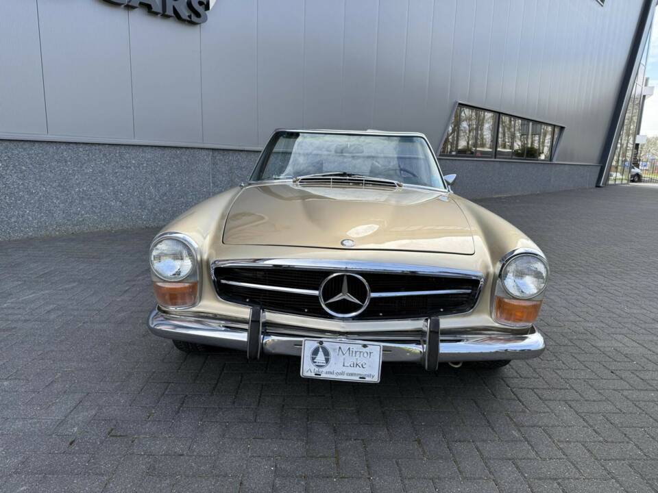 Image 6/49 de Mercedes-Benz 280 SL (1971)