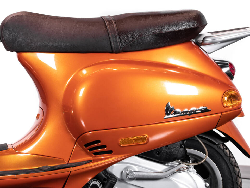 Image 6/28 of Piaggio DUMMY (1998)
